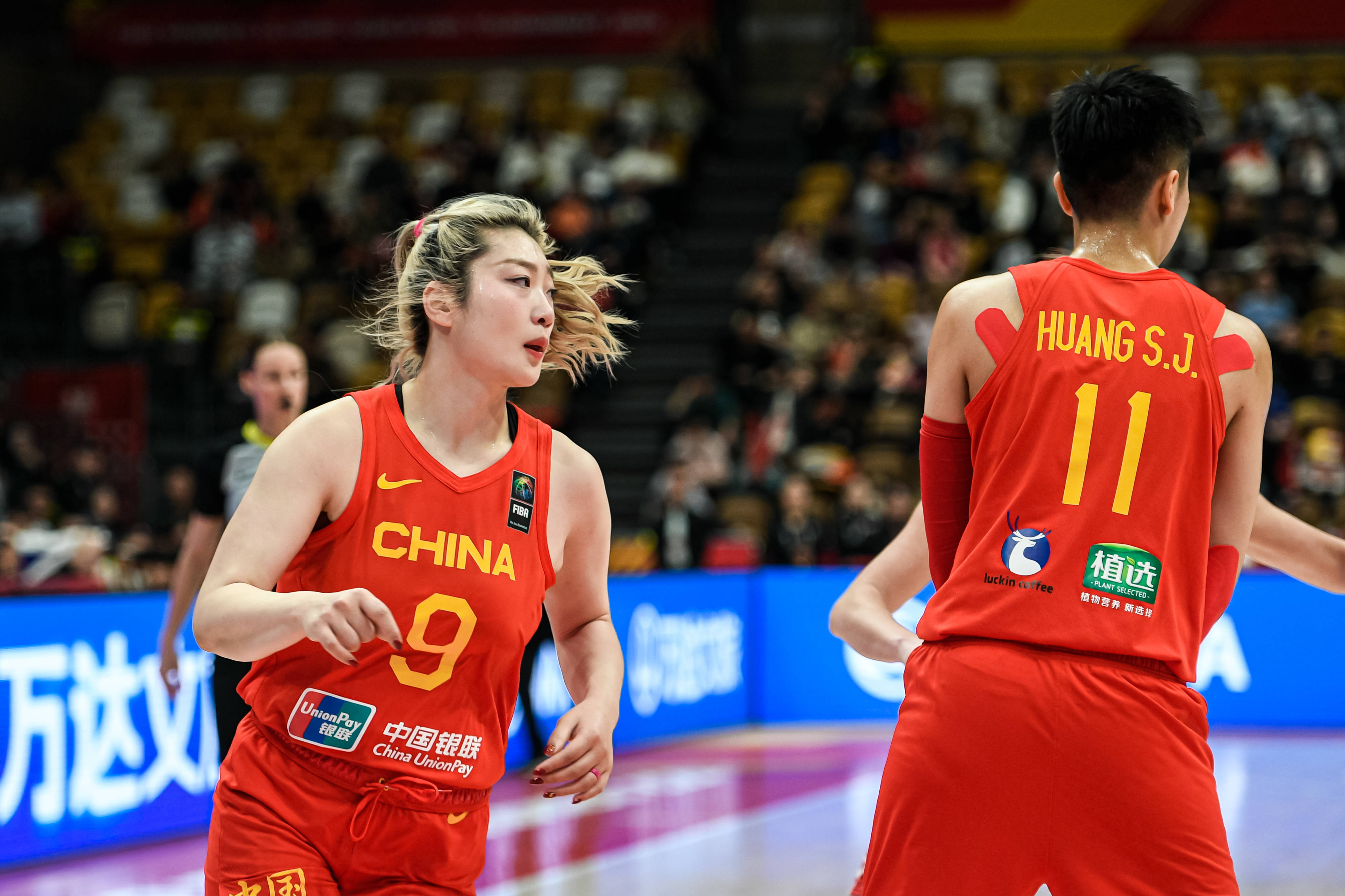 关于波多黎各女排队员铸就神话，传奇继续的信息